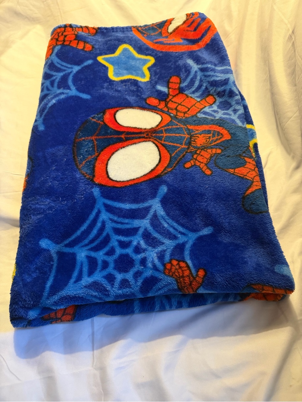Marvel Spider-Man Plush blanket in Blue and Red